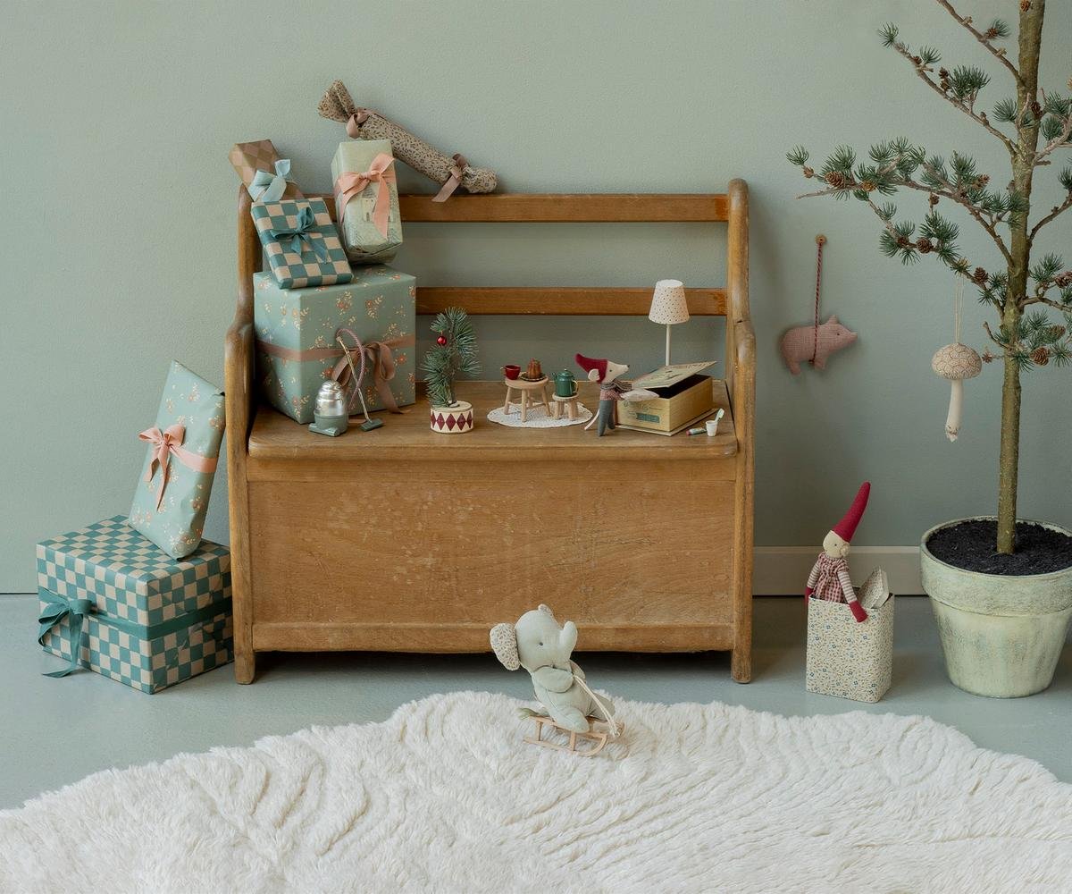 Maileg Weihnachtsmaus Baby im Buch – Bild 3