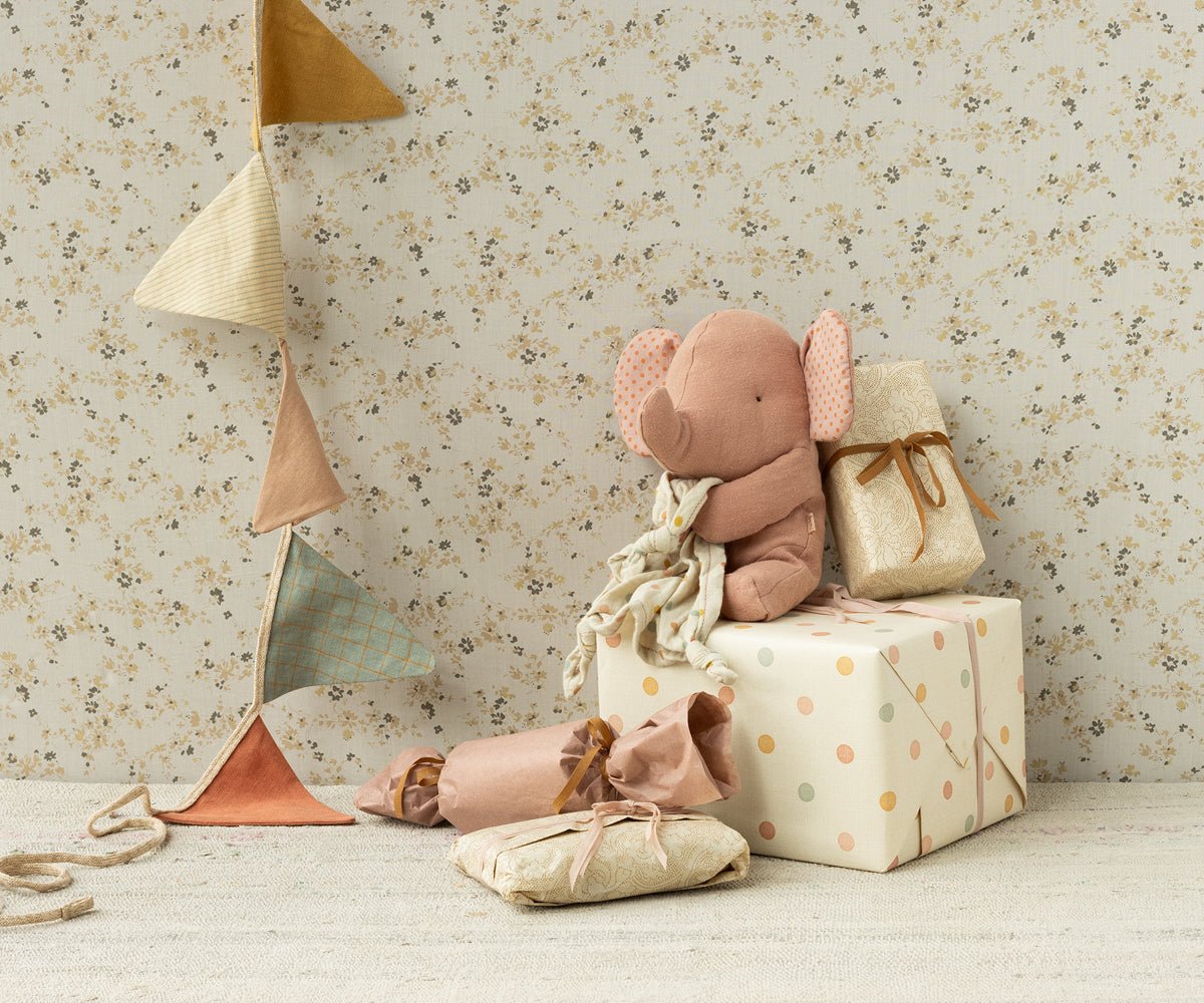 Maileg Lullaby Friends Spieluhr Elefant Altrosa – Bild 2