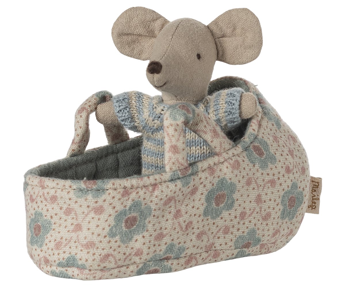 Maileg Babymaus in Tragetasche Blau – Bild 3