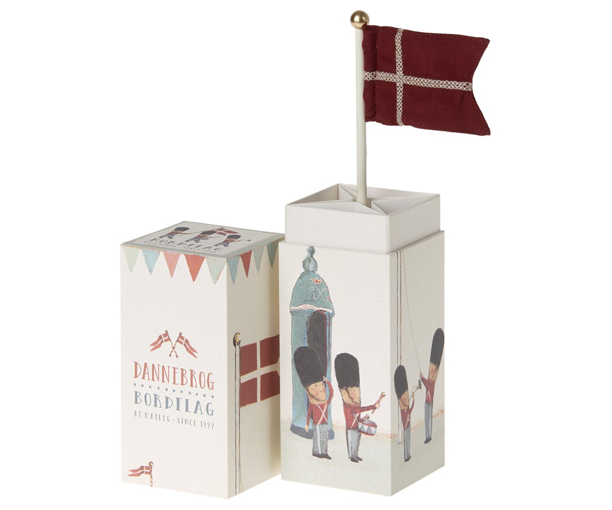 Maileg Dannebrog Tischflagge in Geschenkbox – Bild 4