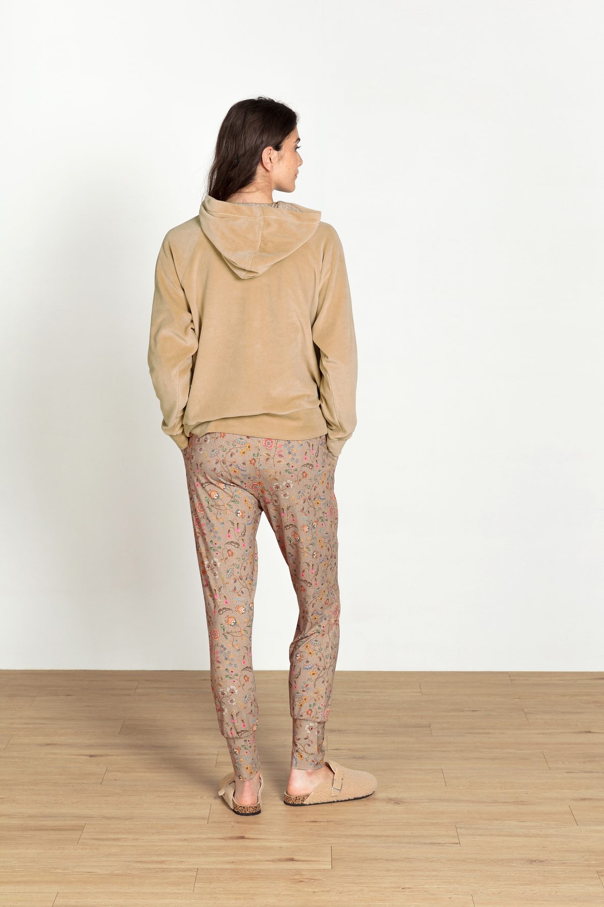 Pip Studio Tamari Kapuzenpullover Velvet Beige – Größe XS – Bild 17