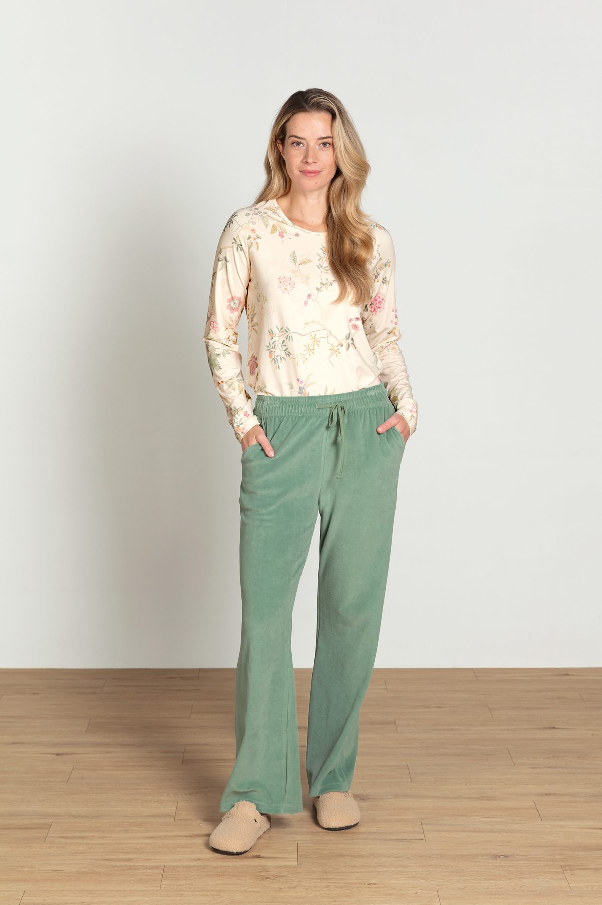 Pip Studio Britta Loungehose Velvet Grün – Größe XS – Bild 6